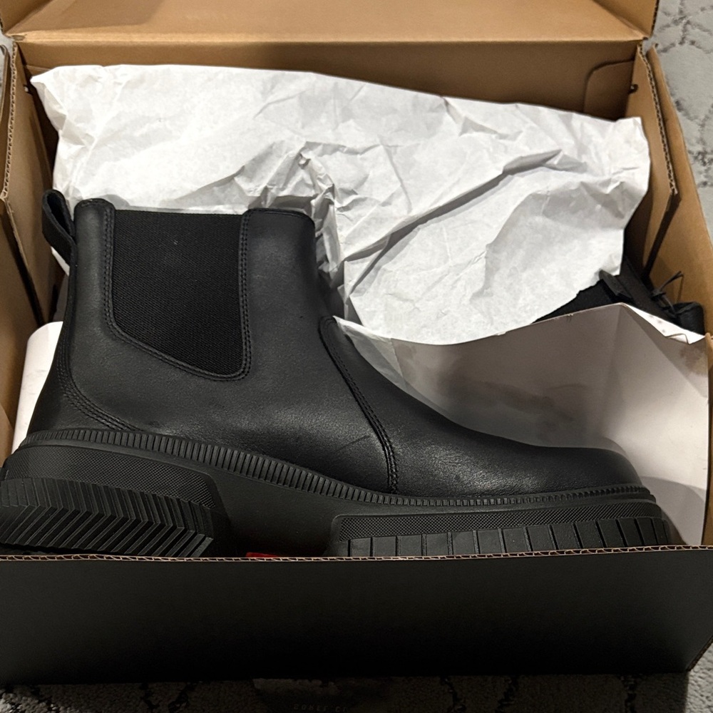 Sorel Women’s Black Ankle Boots New in Box 🔥